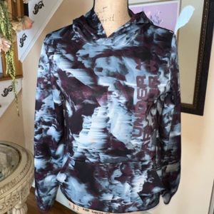 Under armour cool gear  pullover sweatshirt yxl